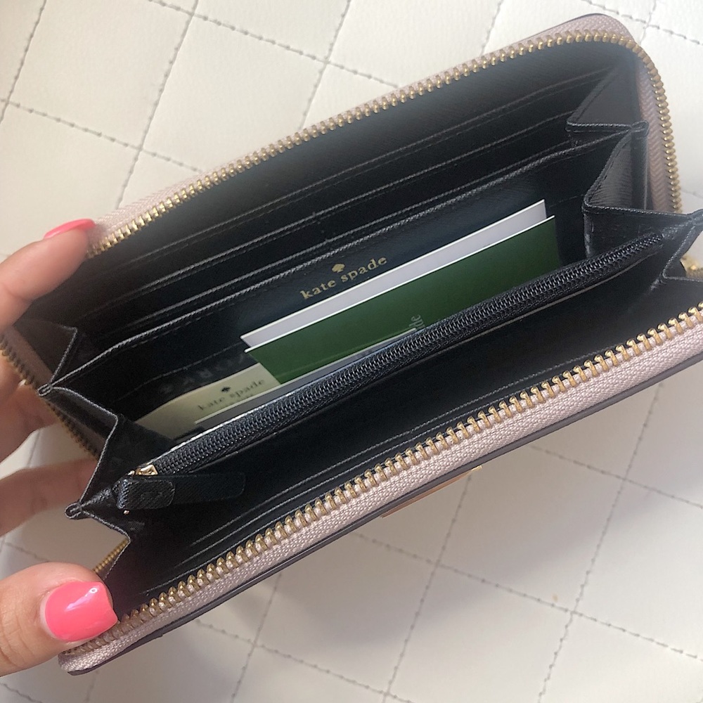 ❌SOLD❌ Kate Spade Wallet - Picture 3 of 4